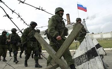In Mariupol Russian invaders forcibly took doctors and patients out of the hospital 