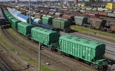 Ukraine sends grain to Europe by train