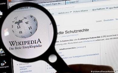Russia demanded that Wikipedia remove articles about its shelling of Ukraine