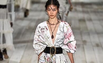 What dresses are in fashion in spring and summer 2022