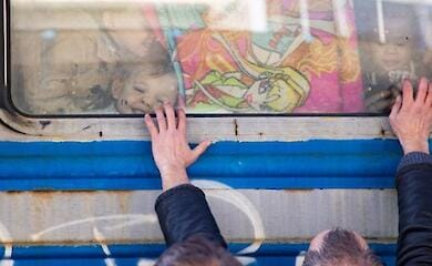 Occupants fired on evacuation buses in Popasnaya, there is no communication with people