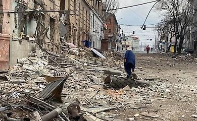 Evacuation begins in Mariupol