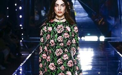 Spring 2022 trend - floral print dresses