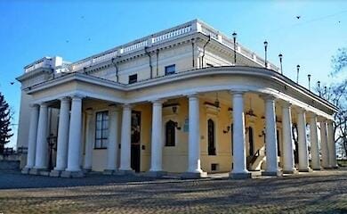 Russian missiles damaged the Vorontsov Palace in Odessa