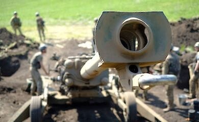 Commander-in-Chief of the Armed Forces of Ukraine showed American howitzers in action (photo)