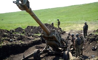 Commander-in-Chief of the Armed Forces of Ukraine showed American howitzers in action (photo)