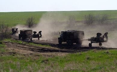 Commander-in-Chief of the Armed Forces of Ukraine showed American howitzers in action (photo)