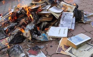 Occupiers burn Ukrainian books: British ambassador reacted