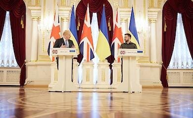 Johnson offered to train Ukrainian soldiers in Britain