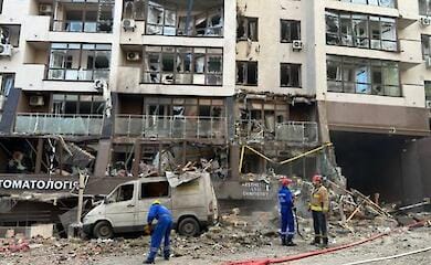 Russia attacked Kyiv in the morning: there were people under the rubble of a residential building, there is a dead