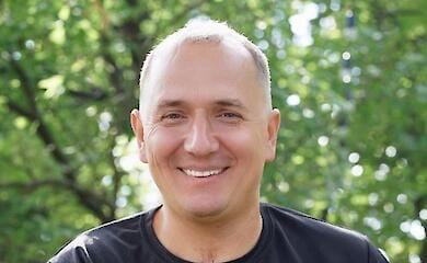 Sergei Khrapko, an ATO veteran who lost his arm and leg, raised funds to buy a car for the Armed Forces of Ukraine