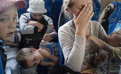 People are preparing to evacuate people from the Kharkiv region