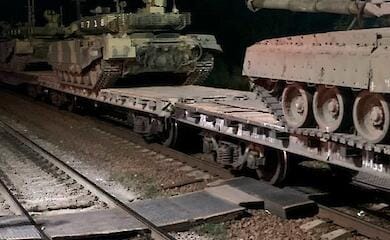 Russia pulls new equipment to the front