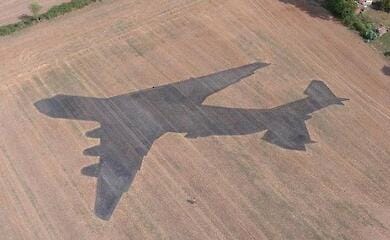 Ukrainian sculptor in Denmark created the shadow of the Ukrainian aircraft An-225