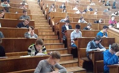 Which of the contract students will be able to switch to the budget. Details