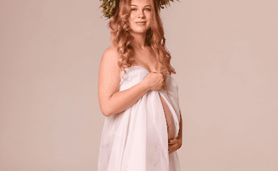 Daria, Kharkiv-Uzhgorod: On the morning of the 24th, I woke up to the sounds of airplanes and sirens and started to pack my backpack with bread and warm clothes to go down to the bomb shelter. I cried all day long because I felt that everything dear and close to my heart, all human values, had been crushed to the ground.