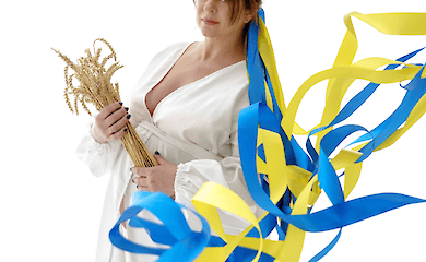 Olena, Drogobych: I really want my little girl to grow up under a peaceful sky in her country. Among decent people, among those who will not cheat and will always give a shoulder to lean on.