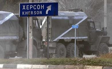 Russian occupiers prepare for street battles in Kherson