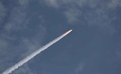 Occupiers shell residential buildings in Kiev