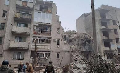 Russian troops launch air strikes on Chasovy Yar