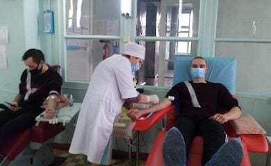 Lines are lined up in Kherson for blood donations for the victims of the missile attack