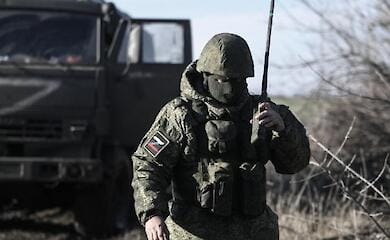 How many civilian Ukrainians are being held hostage by the Russian Federation