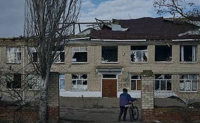 Russian military shells the centre of Kherson and Nikopol in the morning