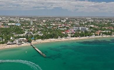 Occupiers dig trenches and trenches along beach line in Yevpatoria