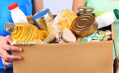 Where in Kyiv can IDPs get food packages