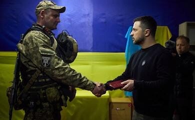 President visits military in forward positions