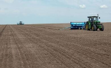 Occupiers in Zaporizhzhya region prevent farmers from sowing