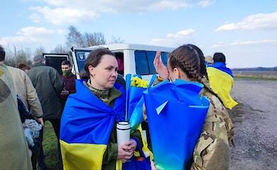 Large prisoner-of-war exchange takes place, with 100 Ukrainian defenders returning home