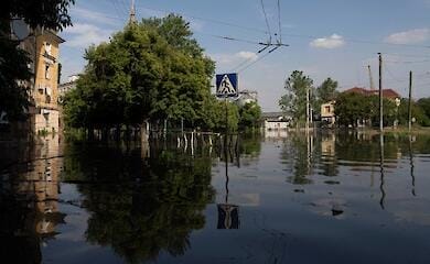 Russians loot houses of Ukrainians in flooded villages on left bank of Kherson region