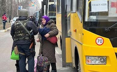 31 people evacuated from de-occupied settlements in Donbass
