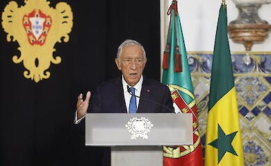 Portugal's head of state fainted during a heatwave event