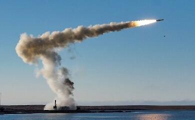 During the shelling of Kherson, Russians hit a multi-storey building, there are wounded people