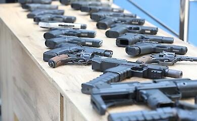 Miami police handed over weapons to Ukrainian police officers (video, photo)