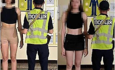 In Kyiv, police detained two sisters for dancing on servicemen's graves