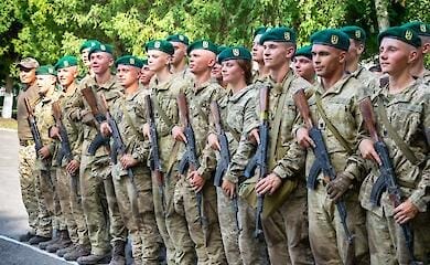 Border guard cadets proved the right to wear green berets (photo report)