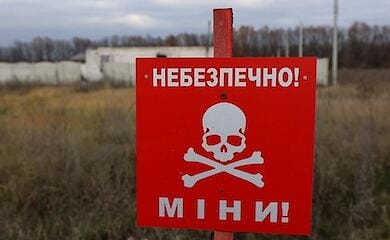 In the Kherson region, three explosive technicians blew themselves up on a Russian mine: one of them is in serious condition