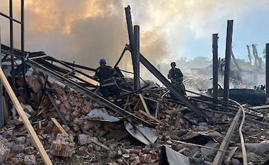 Police bodycams captured the first minutes after the strikes on Kryvyi Rih and Sumy (video)