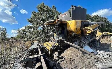 A combine harvester exploded again on an anti-tank mine in Kharkivshchyna (photo)