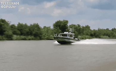 The State Border Service's Maritime Guard received training on US Coast Guard boats