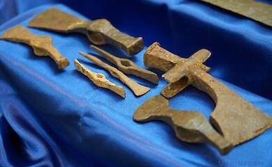 Ancient artefacts exported to the US via Russia have been handed over to Ukraine