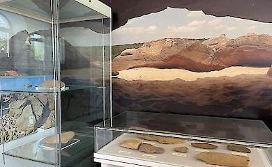 Russian occupiers opened an exhibition of stolen items from the Stone Grave in Zaporizhzhya