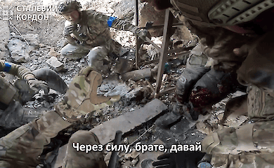 Evacuation of wounded soldiers under fire - video from AFU storm troopers