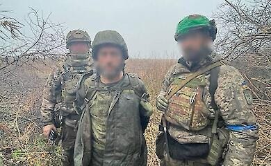 Ukrainian fighters took a Muscovite prisoner of war
