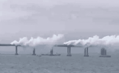 Occupiers launched a smoke screen over the Crimean bridge