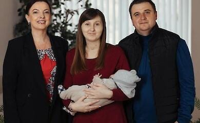 On the way to Kyiv, a woman in labour from Chernivtsi had a cardiac arrest, but the doctors managed to save her