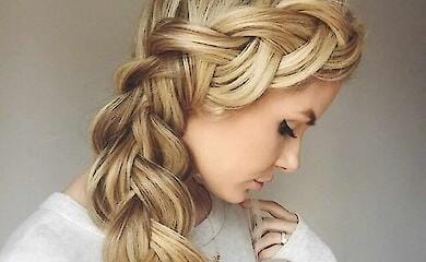 DIY holiday hairstyles: cool ideas with photos
